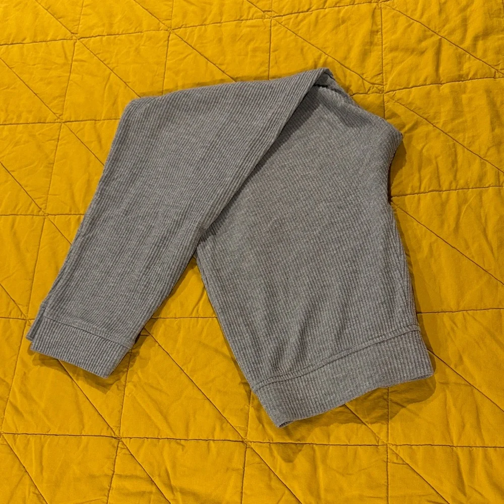 UGG Gray Ribbed Pajama Set - Picture 4 of 5